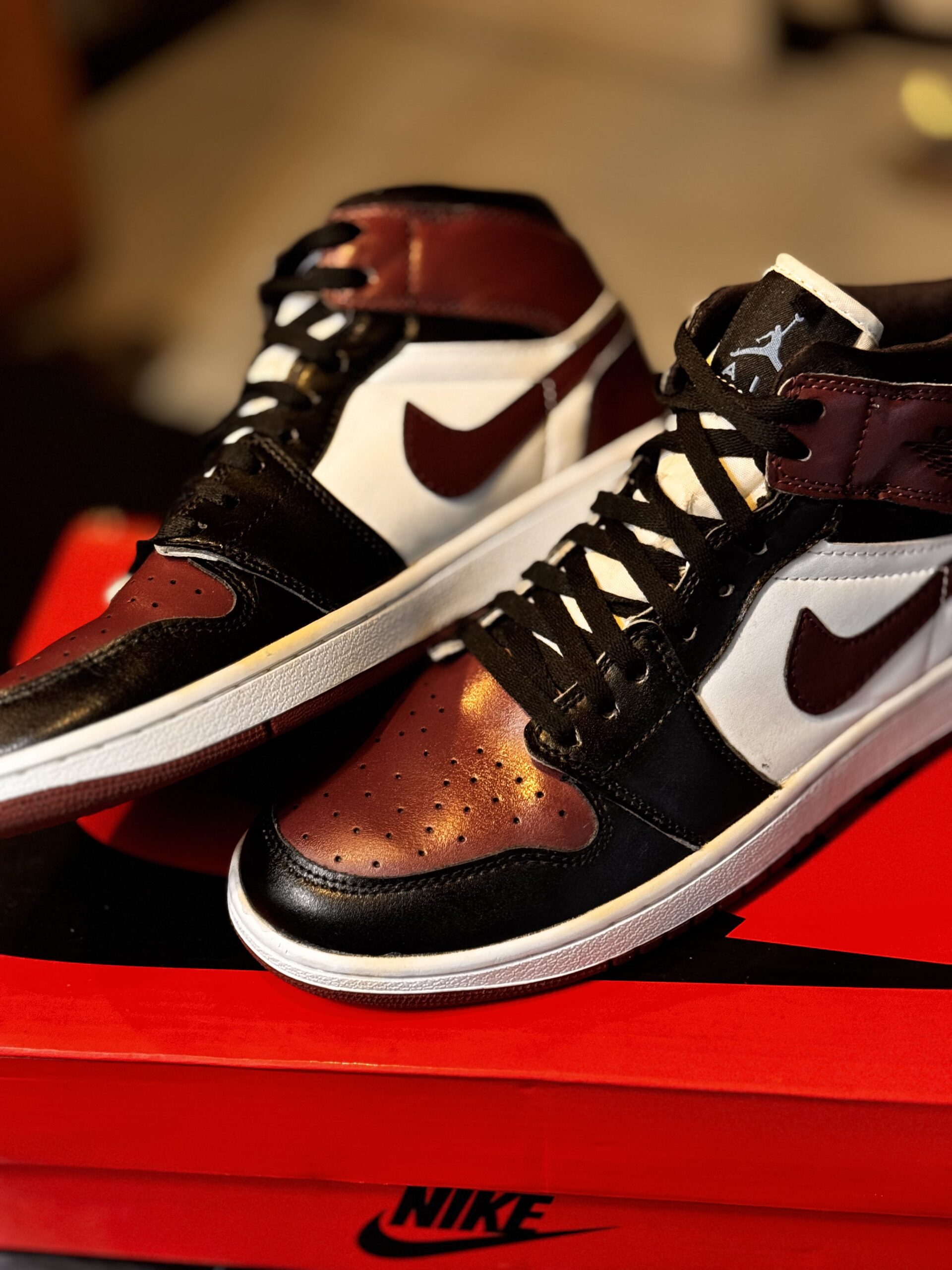 Air Jordan 1 Mid โDark Team Redโ